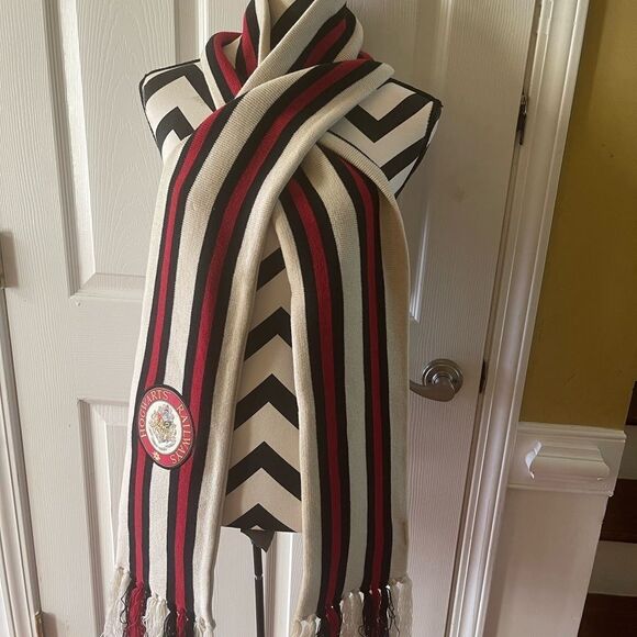 Universal Studios Harry Potter Hogwarts Railways Scarf .Beige ,Black & Red. - Picture 2 of 8